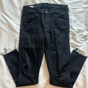 MOTHER Looker Ankle Fray Jeans in Guilty as Sin